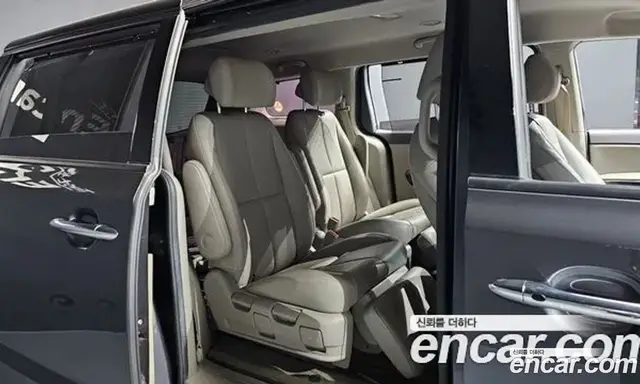 Kia Carnival 2015 2.2 автомат (гидро), миниатюра 12