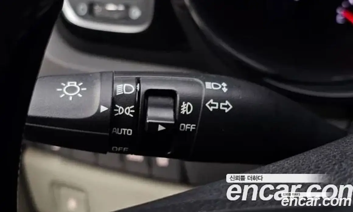 Kia Carnival 2015 2.2 автомат (гидро), фото 17 Kia Carnival 2015 2.2 автомат (гидро), фото 17