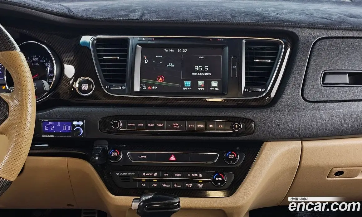 Kia Carnival 2015 2.2 автомат (гидро), фото 15