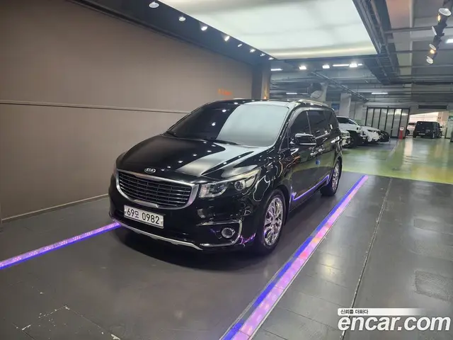 Kia Carnival 2016 2.2 автомат (гидро), миниатюра 2