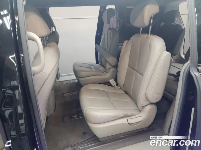 Kia Carnival 2016 2.2 автомат (гидро), миниатюра 11