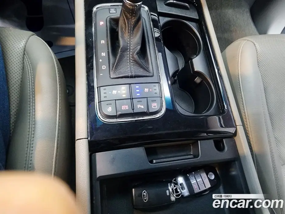 Kia Carnival 2016 2.2 автомат (гидро), фото 20