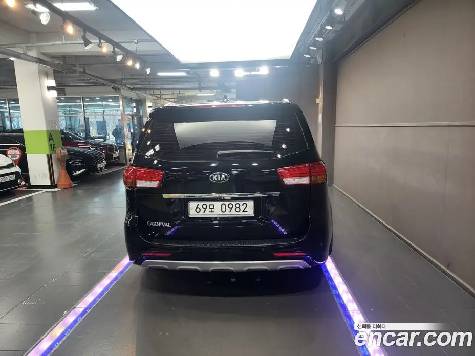 Kia Carnival 2016 2.2 автомат (гидро), фото 4