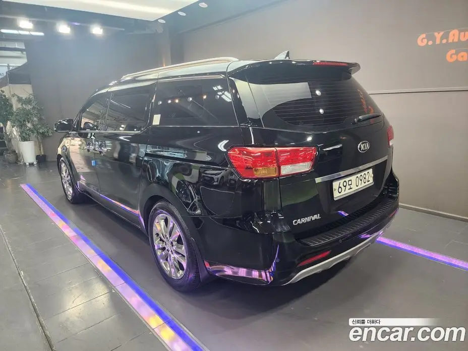 Kia Carnival 2016 2.2 автомат (гидро), фото 5