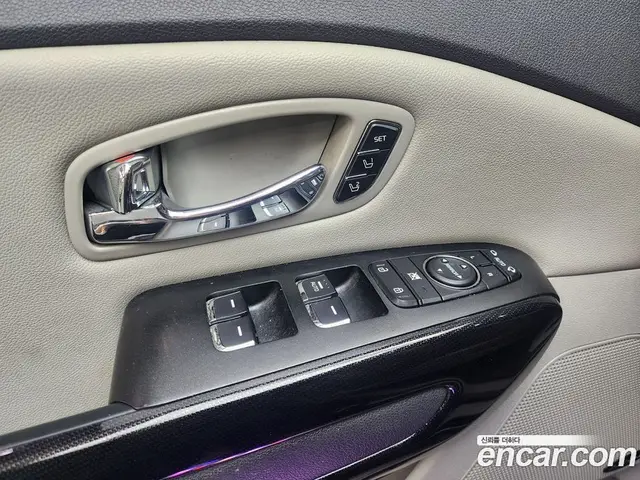Kia Carnival 2016 2.2 автомат (гидро), миниатюра 8