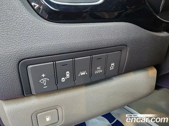 Kia Carnival 2016 2.2 автомат (гидро), миниатюра 9