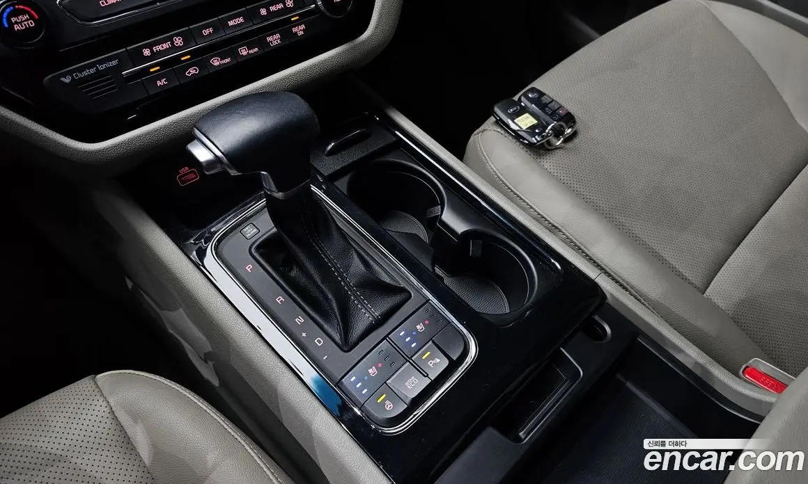 Kia Carnival 2017 2.2 автомат (гидро), фото 11