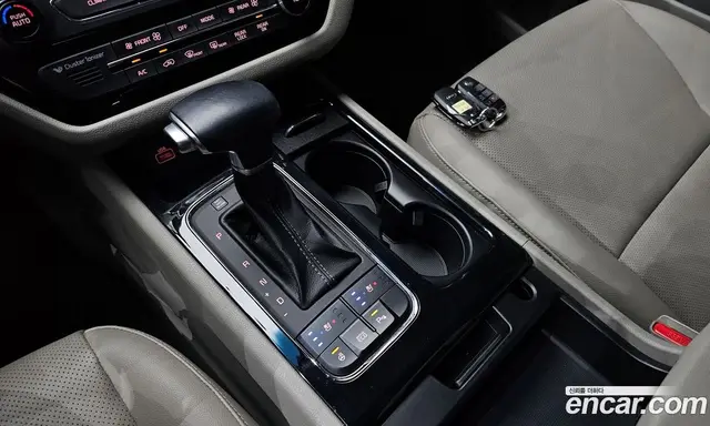 Kia Carnival 2017 2.2 автомат (гидро), миниатюра 11