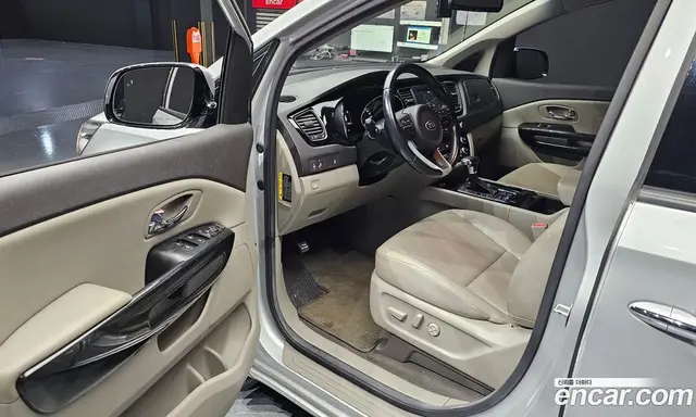 Kia Carnival 2017 2.2 автомат (гидро), миниатюра 12
