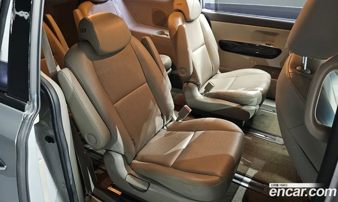 Kia Carnival 2017 2.2 автомат (гидро), фото 17