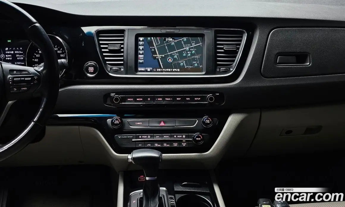 Kia Carnival 2017 2.2 автомат (гидро), фото 19