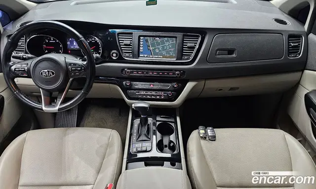 Kia Carnival 2017 2.2 автомат (гидро), миниатюра 9