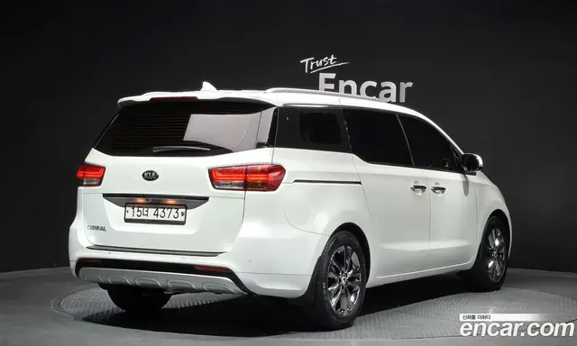 Kia Carnival 2017 2.2 автомат (гидро), миниатюра 2