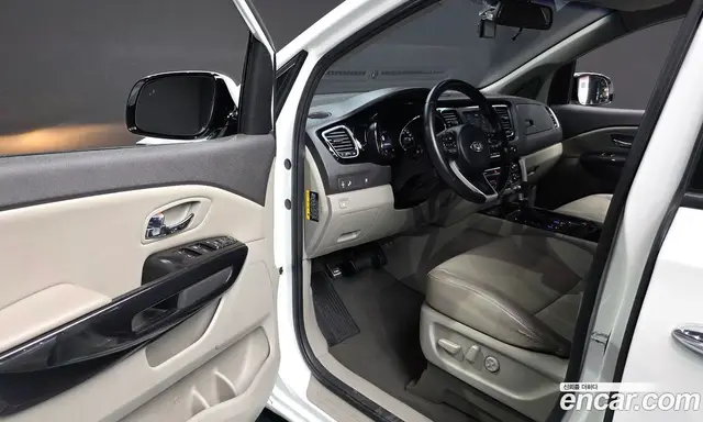 Kia Carnival 2017 2.2 автомат (гидро), миниатюра 11