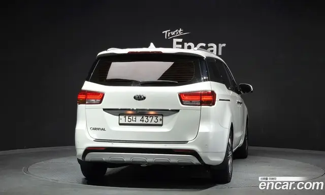 Kia Carnival 2017 2.2 автомат (гидро), миниатюра 4