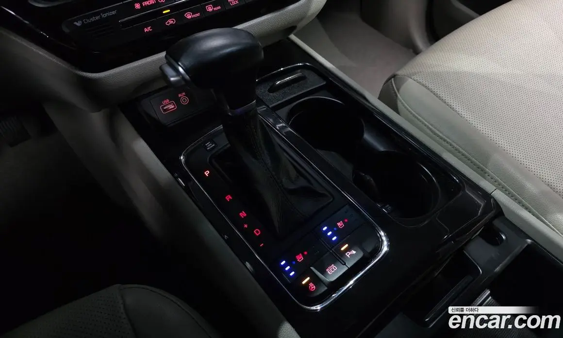 Kia Carnival 2017 2.2 автомат (гидро), фото 9