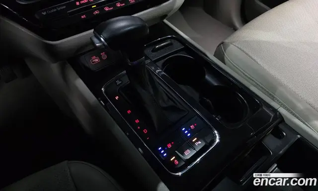 Kia Carnival 2017 2.2 автомат (гидро), миниатюра 9