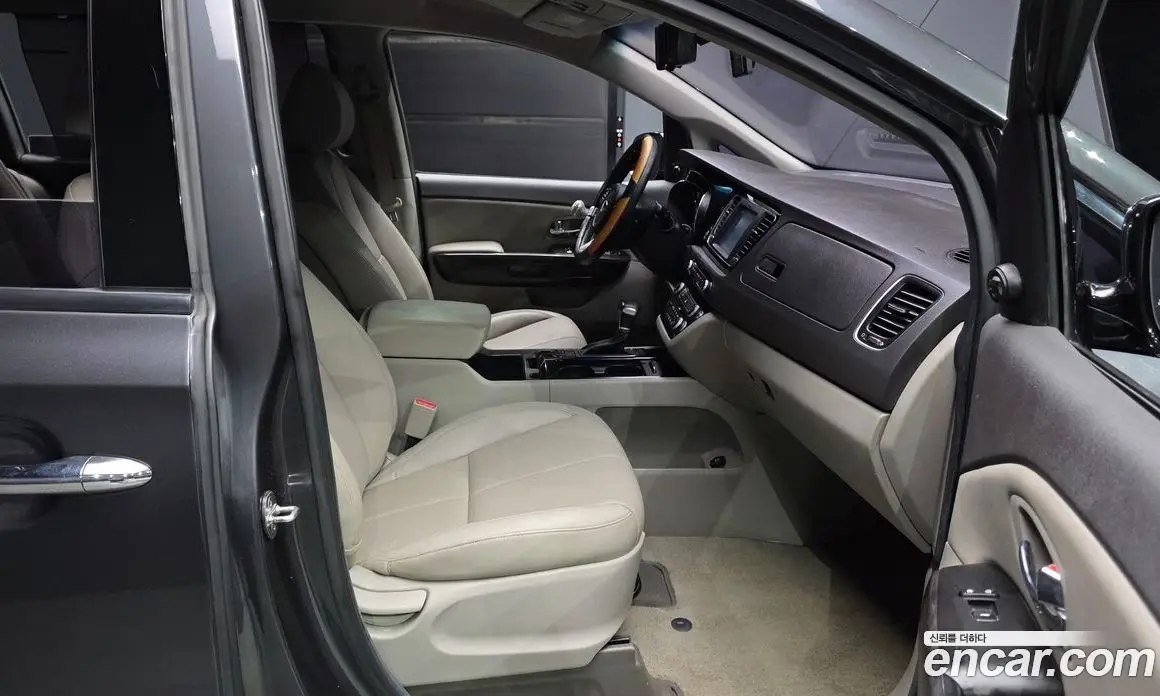 Kia Carnival 2018 2.2 автомат (гидро), фото 11 Kia Carnival 2018 2.2 автомат (гидро), фото 11