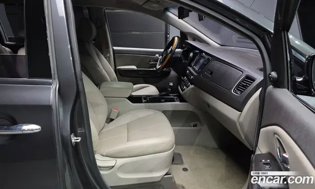 Kia Carnival 2018 2.2 автомат (гидро), миниатюра 11 Kia Carnival 2018 2.2 автомат (гидро), миниатюра 11