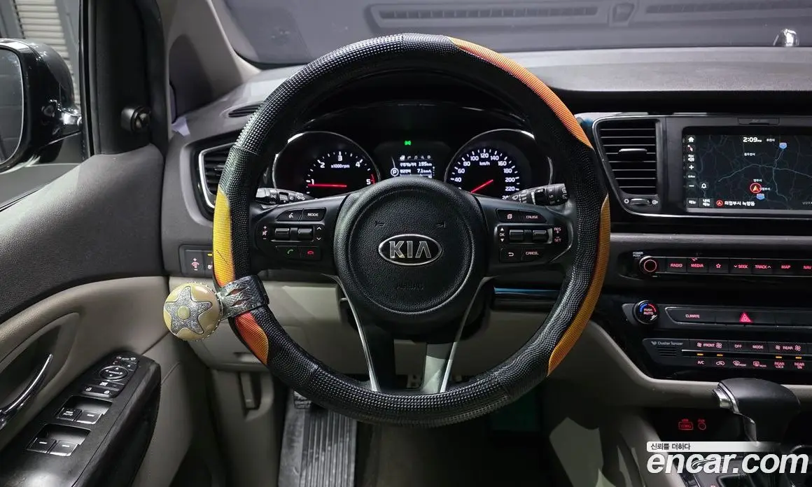Kia Carnival 2018 2.2 автомат (гидро), фото 13 Kia Carnival 2018 2.2 автомат (гидро), фото 13