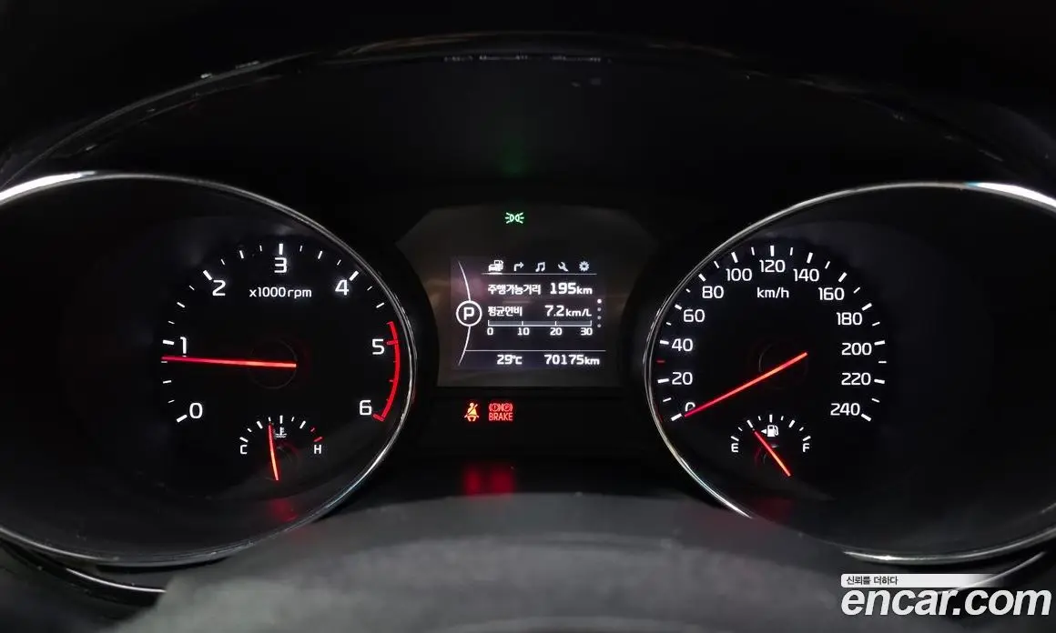Kia Carnival 2018 2.2 автомат (гидро), фото 8 Kia Carnival 2018 2.2 автомат (гидро), фото 8