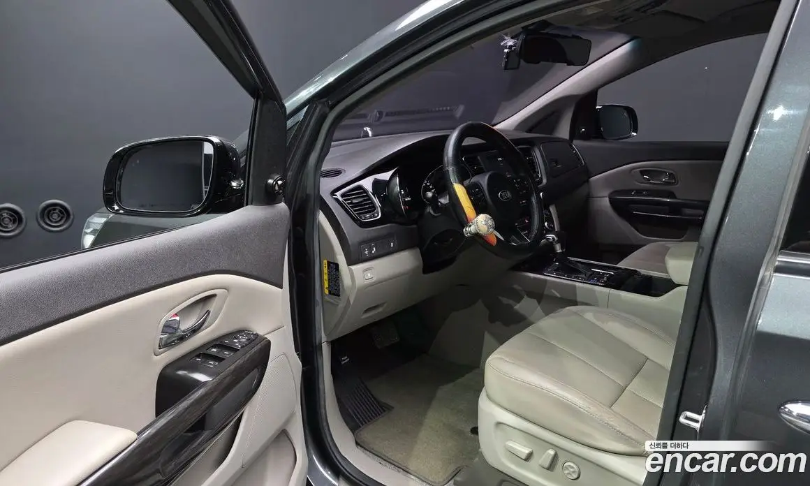 Kia Carnival 2018 2.2 автомат (гидро), фото 10 Kia Carnival 2018 2.2 автомат (гидро), фото 10