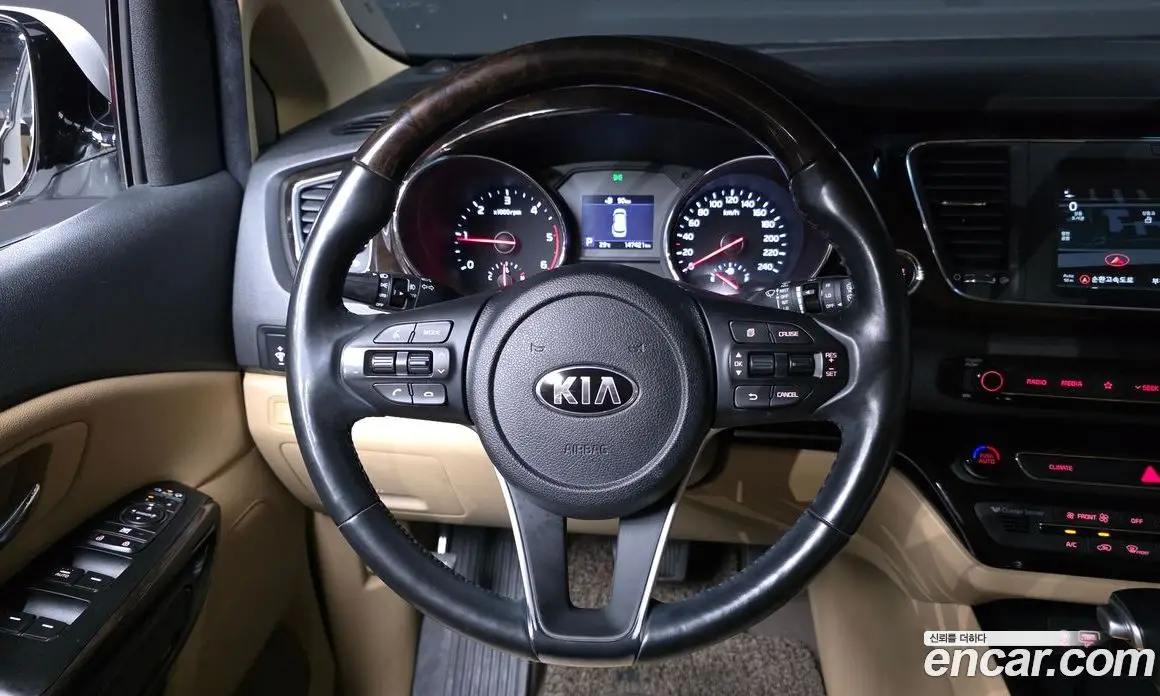 Kia Carnival 2019 2.2 автомат (гидро), фото 13