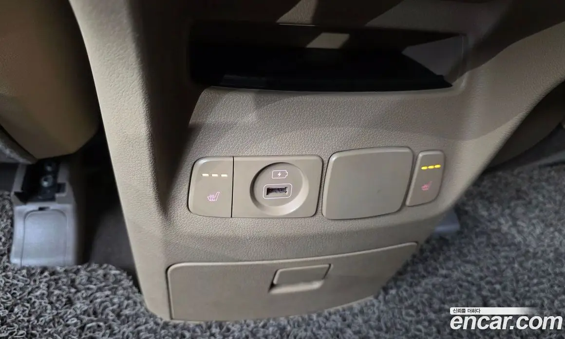Kia Carnival 2019 2.2 автомат (гидро), фото 18