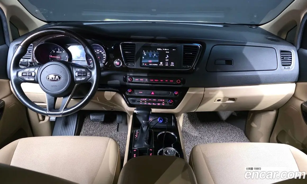 Kia Carnival 2019 2.2 автомат (гидро), фото 7