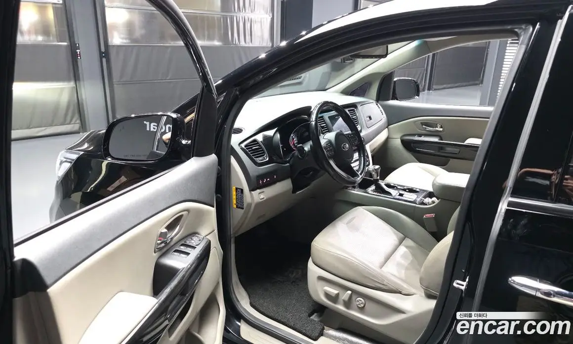 Kia Carnival 2019 2.2 автомат (гидро), фото 13 Kia Carnival 2019 2.2 автомат (гидро), фото 13