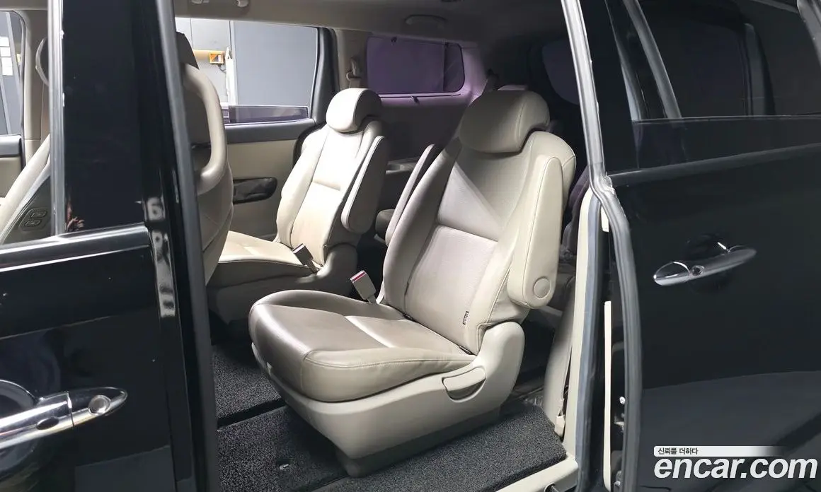 Kia Carnival 2019 2.2 автомат (гидро), фото 16 Kia Carnival 2019 2.2 автомат (гидро), фото 16