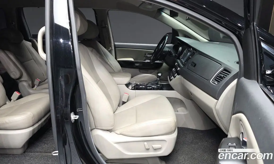 Kia Carnival 2019 2.2 автомат (гидро), фото 17 Kia Carnival 2019 2.2 автомат (гидро), фото 17