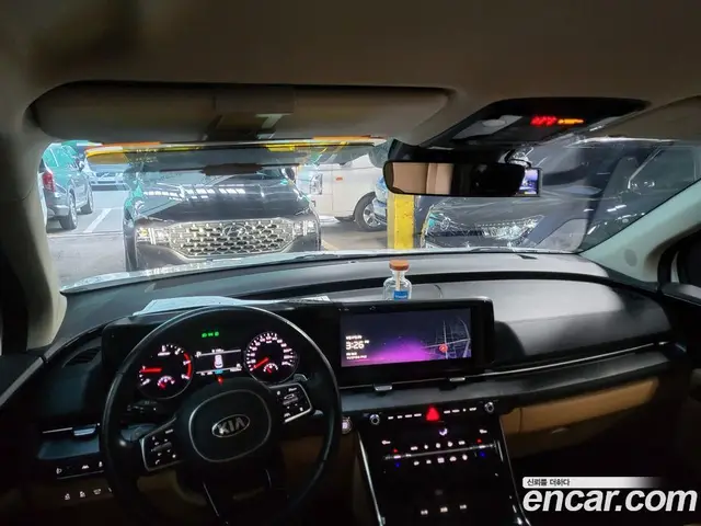 Kia Carnival 2020 2.2 автомат (гидро), миниатюра 5