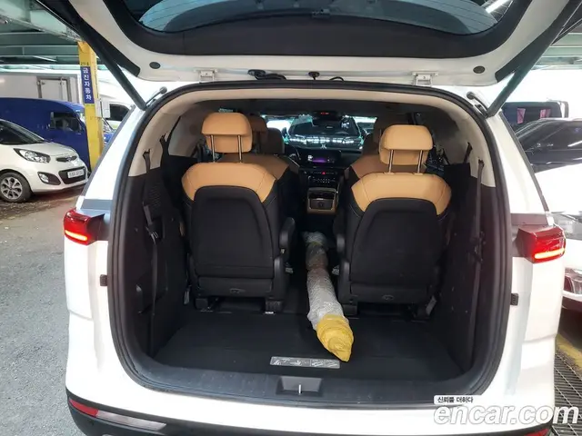Kia Carnival 2020 2.2 автомат (гидро), миниатюра 6