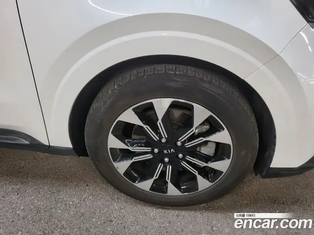 Kia Carnival 2020 2.2 автомат (гидро), миниатюра 10