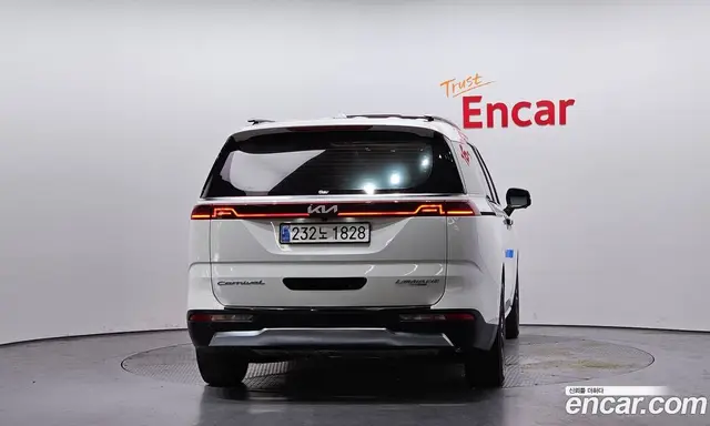 Kia Carnival 2021 2.2 автомат (гидро), миниатюра 4