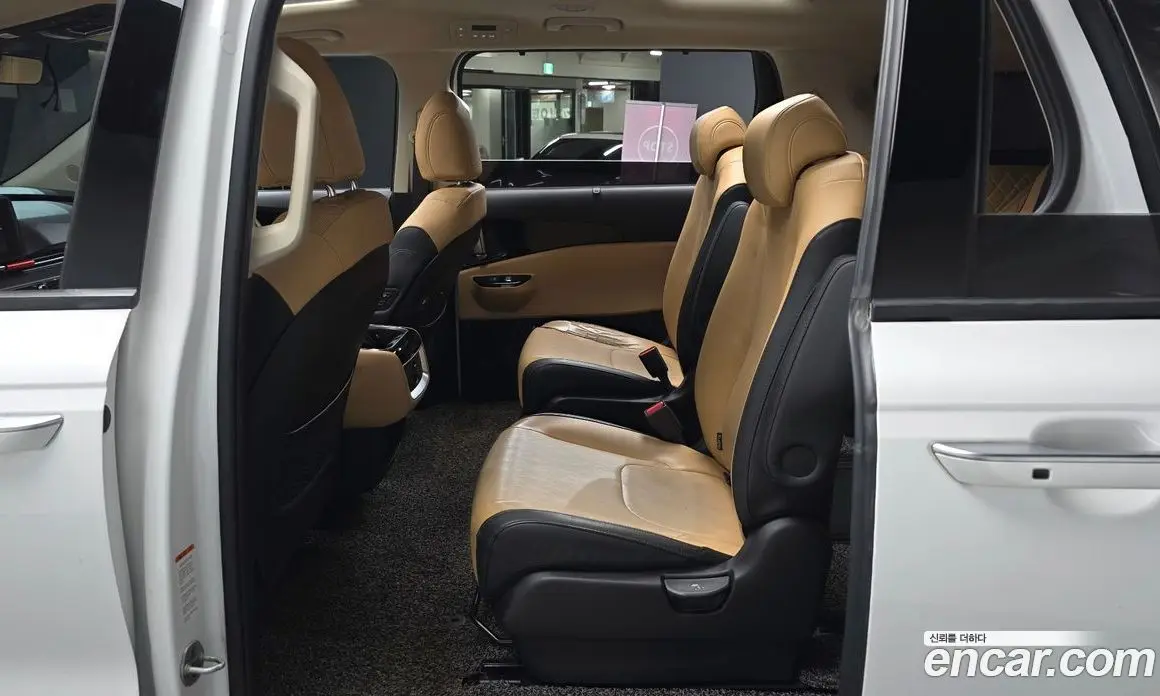 Kia Carnival 2021 2.2 автомат (гидро), фото 16