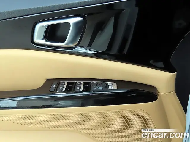Kia Carnival 2023 2.2 автомат (гидро), миниатюра 12