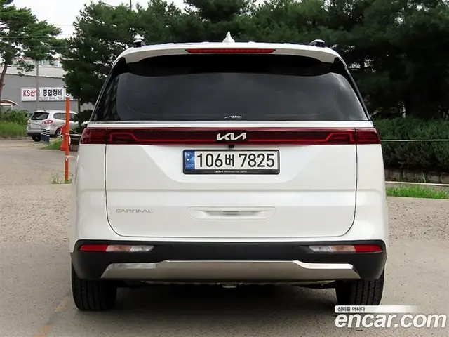 Kia Carnival 2023 2.2 автомат (гидро), миниатюра 4