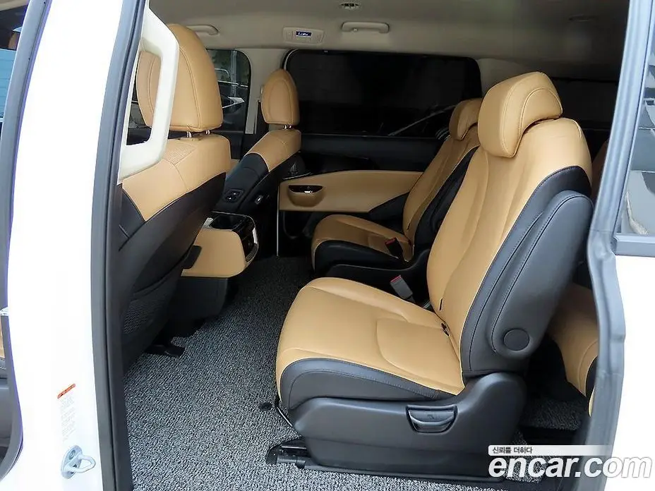 Kia Carnival 2023 2.2 автомат (гидро), фото 6