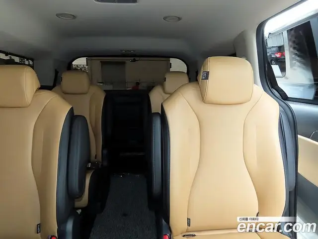 Kia Carnival 2023 2.2 автомат (гидро), миниатюра 7