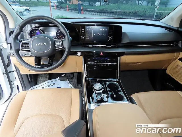 Kia Carnival 2023 2.2 автомат (гидро), миниатюра 8