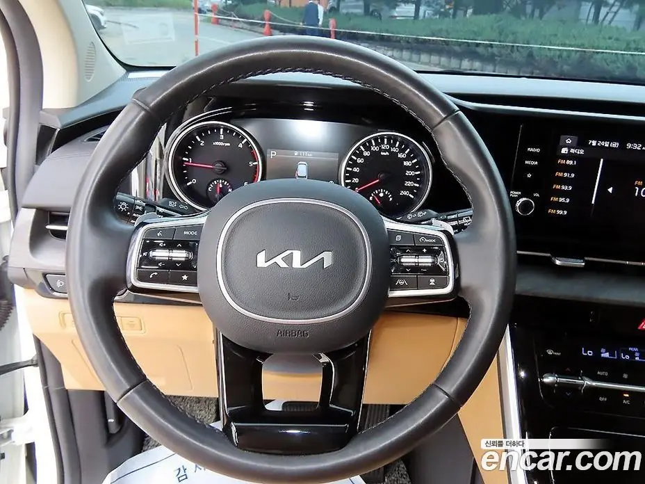 Kia Carnival 2023 2.2 автомат (гидро), фото 9