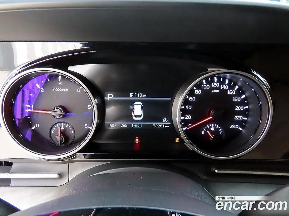 Kia Carnival 2023 2.2 автомат (гидро), фото 10