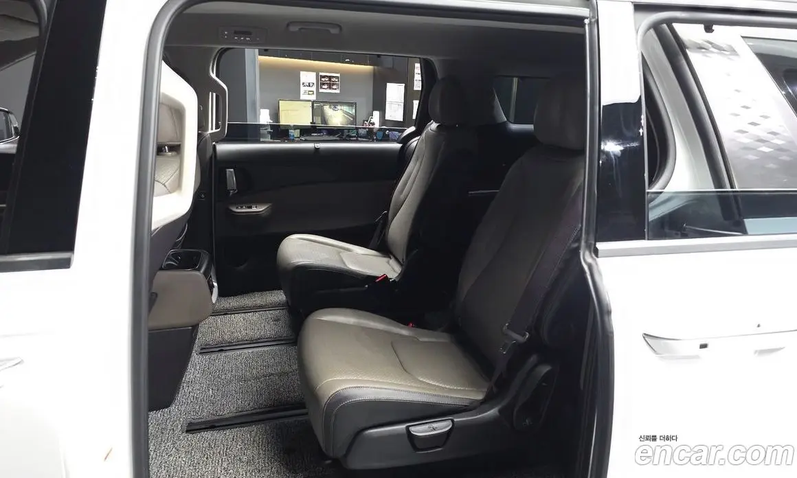 Kia Carnival 2024 2.2 автомат (гидро), фото 16