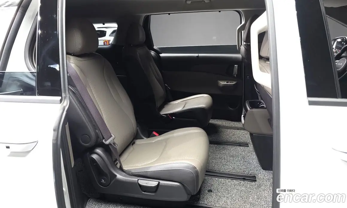 Kia Carnival 2024 2.2 автомат (гидро), фото 18