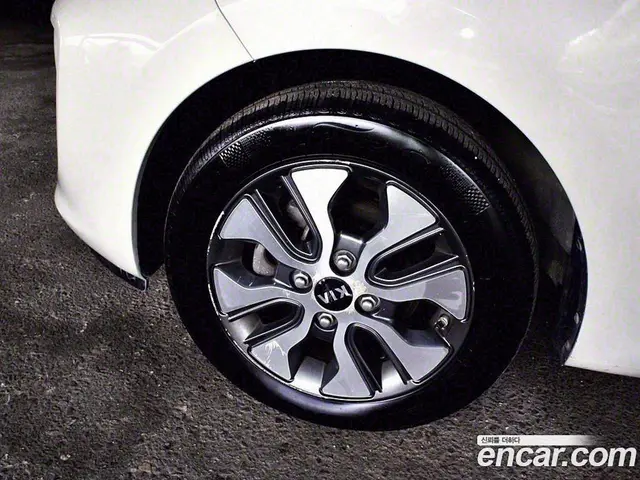 Kia Morning 2015 1.0 автомат (гидро), миниатюра 5 Kia Morning 2015 1.0 автомат (гидро), миниатюра 5