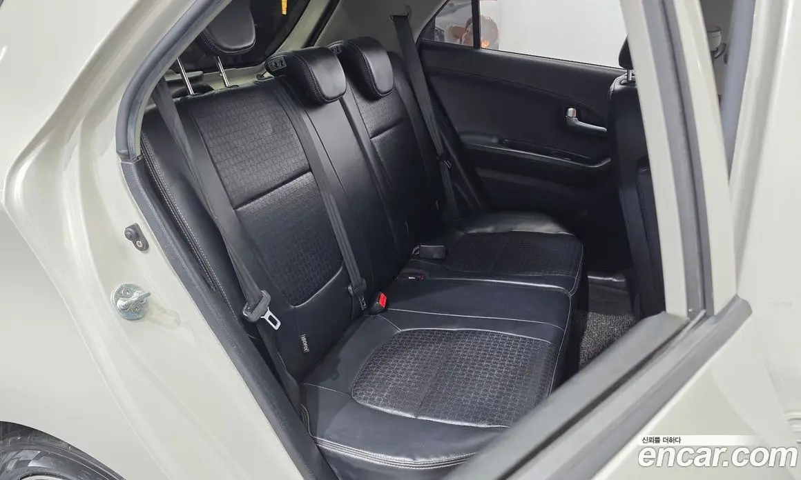 Kia Morning 2016 1.0 автомат (гидро), фото 18 Kia Morning 2016 1.0 автомат (гидро), фото 18