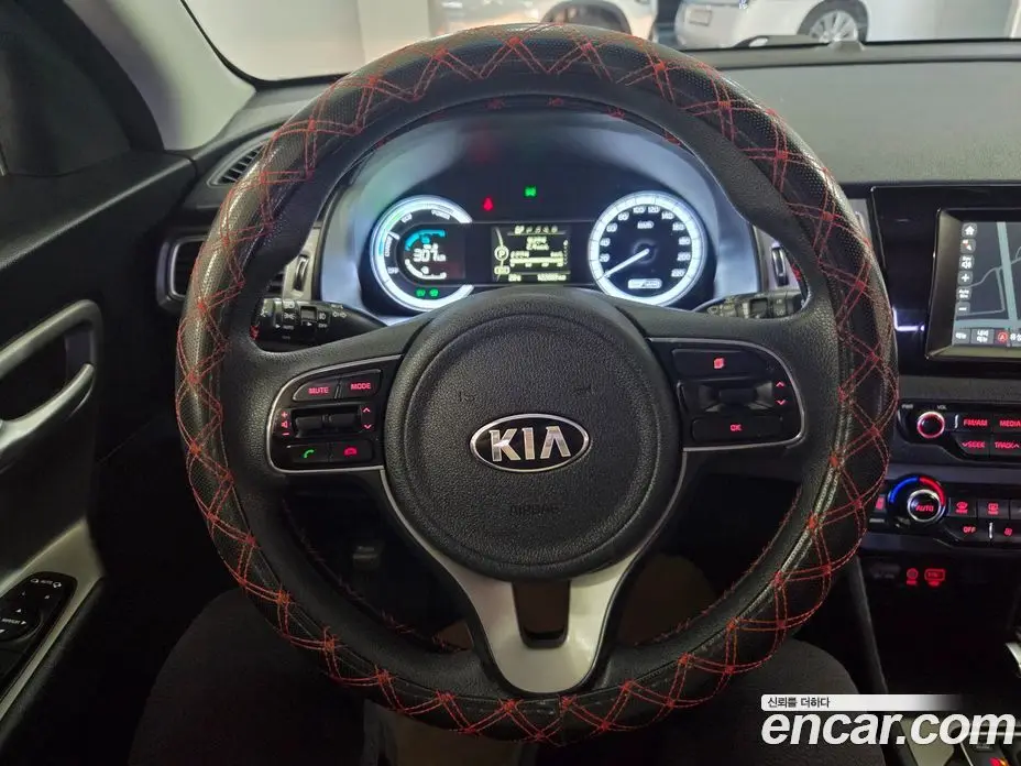Kia Niro 2016 1.6 автомат (гидро), фото 19