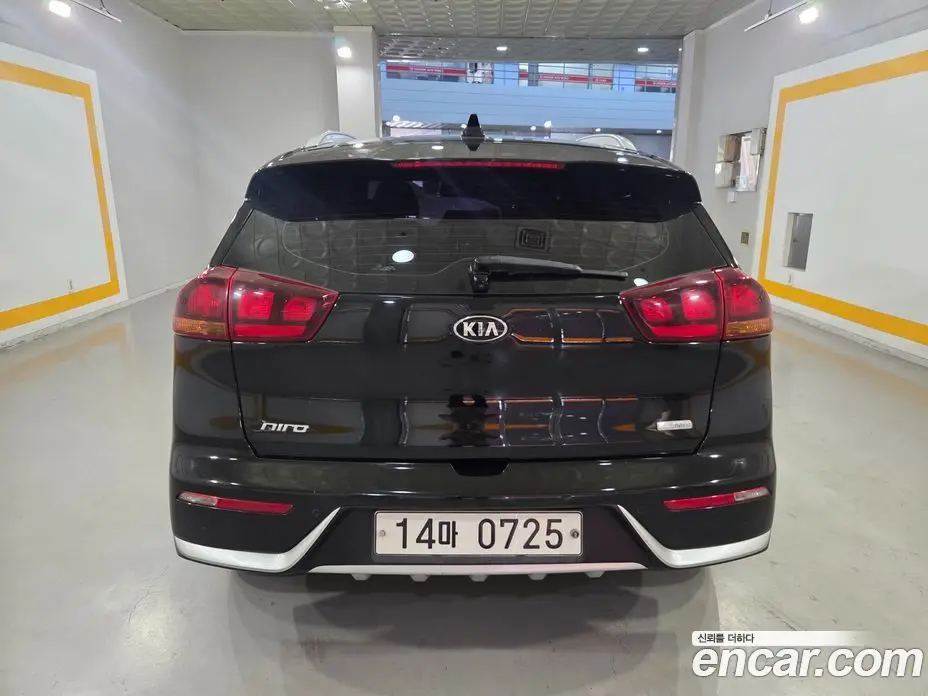 Kia Niro 2016 1.6 автомат (гидро), фото 4